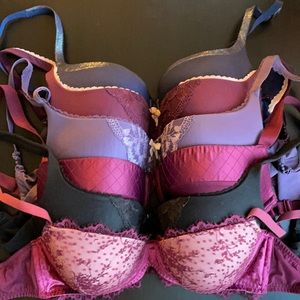 6 Victoria secret bras 34DD!Grab them for a steal!
